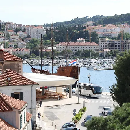 Petra Marina